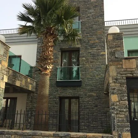 Orya Aparts Апарт-отель