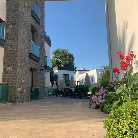 Orya Aparts Aparthotel