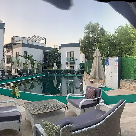 Orya Aparts 居姆贝特