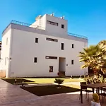 Aparthotel Orya Aparts 3*