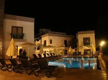 Orya Aparts 3*