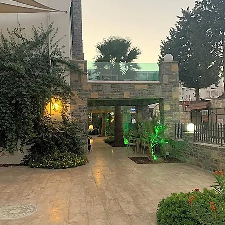 Aparthotel Orya Aparts 3*